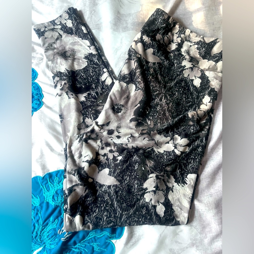 Lularoes Floral TC2 Leggings